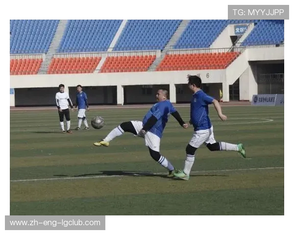 冬季足球运动安全防护策略与常见伤害预防措施分析 冬季足球运动安全防护策略与常见伤害预防措施分析